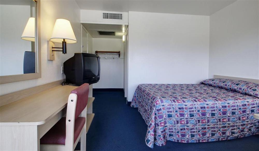 Econo Lodge Мидвейл Номер фото