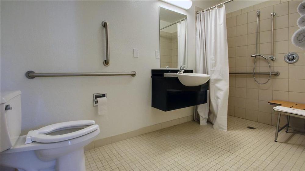 Econo Lodge Мидвейл Номер фото